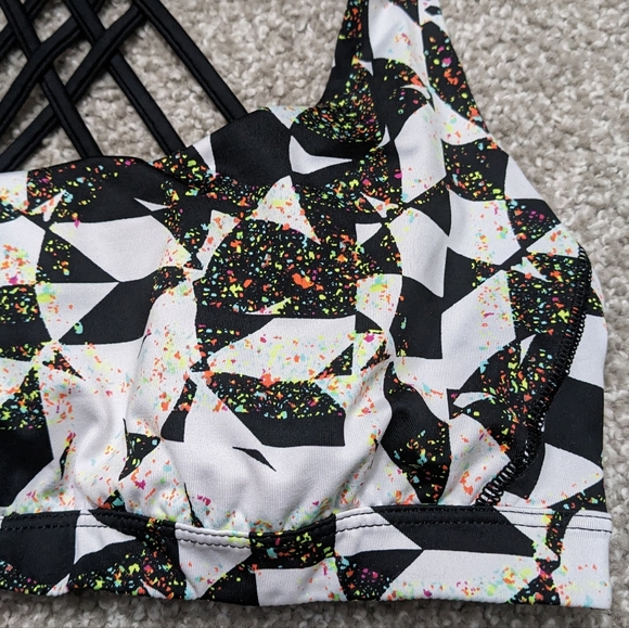 (2/$25) VictoriaSport strappy cross back yoga bra black white geo shape - Picture 2 of 12